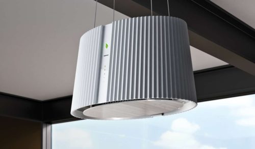 Alle Modelle sind Umluftgeräte – das ist besonders praktisch, da sie keine Abluftleitungen benötigen. Dadurch können die Hauben völlig frei im Raum positioniert werden und verursachen keine Energieverluste durch Luftaustausch. Foto: falmec