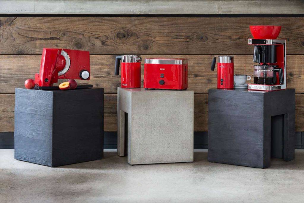 Die neue Rote Serie mit fünf praktischen Graef-Geräten macht den Tag ästhetischer und genussvoller. Foto: Graef