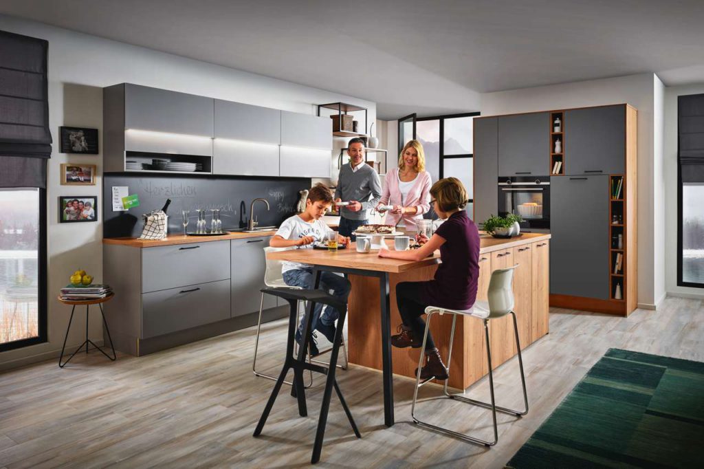Der Küchenbereich wird immer mehr auch zum Wohnbereich - entsprechend sind die Ansprüche an das Design gestiegen.
Foto: djd/Küchen Quelle GmbH