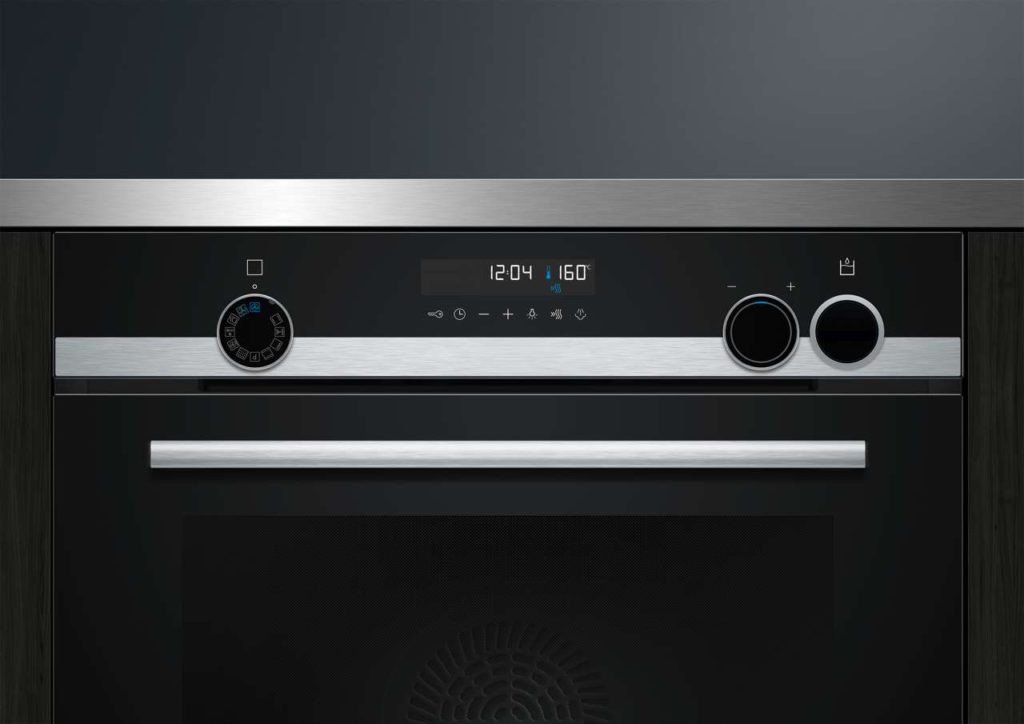 Neue Siemens iQ500 Backofen-Reihe unterstützt modernes Zeitmanagement durch viele Speedoptionen. Foto: Siemens