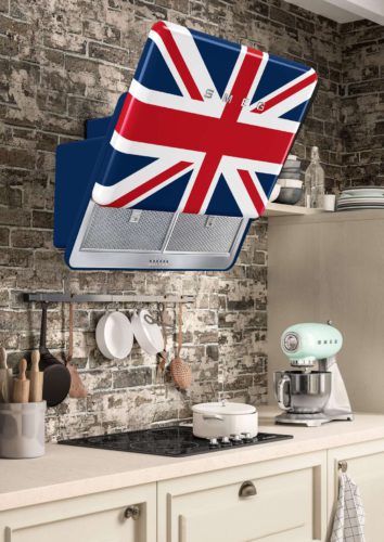 Neuester Design-Coup der italienischen Kultmarke Smeg ist eine Haube mit der britischen Flagge, dem Union Jack. Foto: Smeg
