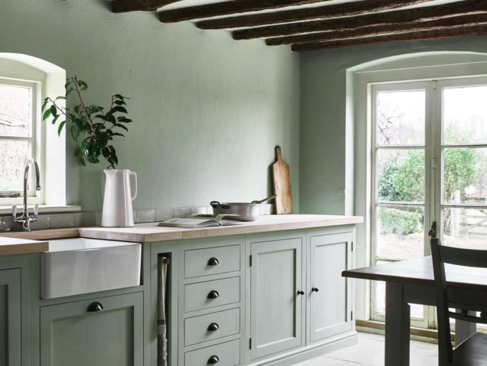 Küche HENLEY in der Farbe Sage von Neptune Küchen. Foto: Neptune