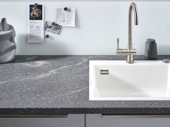 Granit Elegant Grey strukturiert. Foto: Lechner