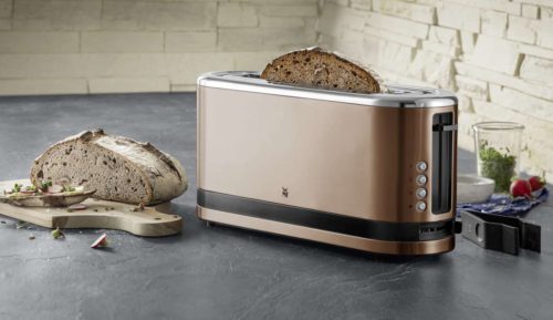Langschlitz-Toaster der KÜCHENminis-Serie in der Trendfarbe Kupfer. Foto: WMF