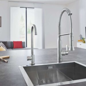 Die K7 Kollektion wurde mit Unterstützung echter Küchenchefs für passionierte Köche designt und bietet höchste Flexibilität in einer Armatur, die ganz im Mittelpunkt des Geschehens steht. Foto: Grohe