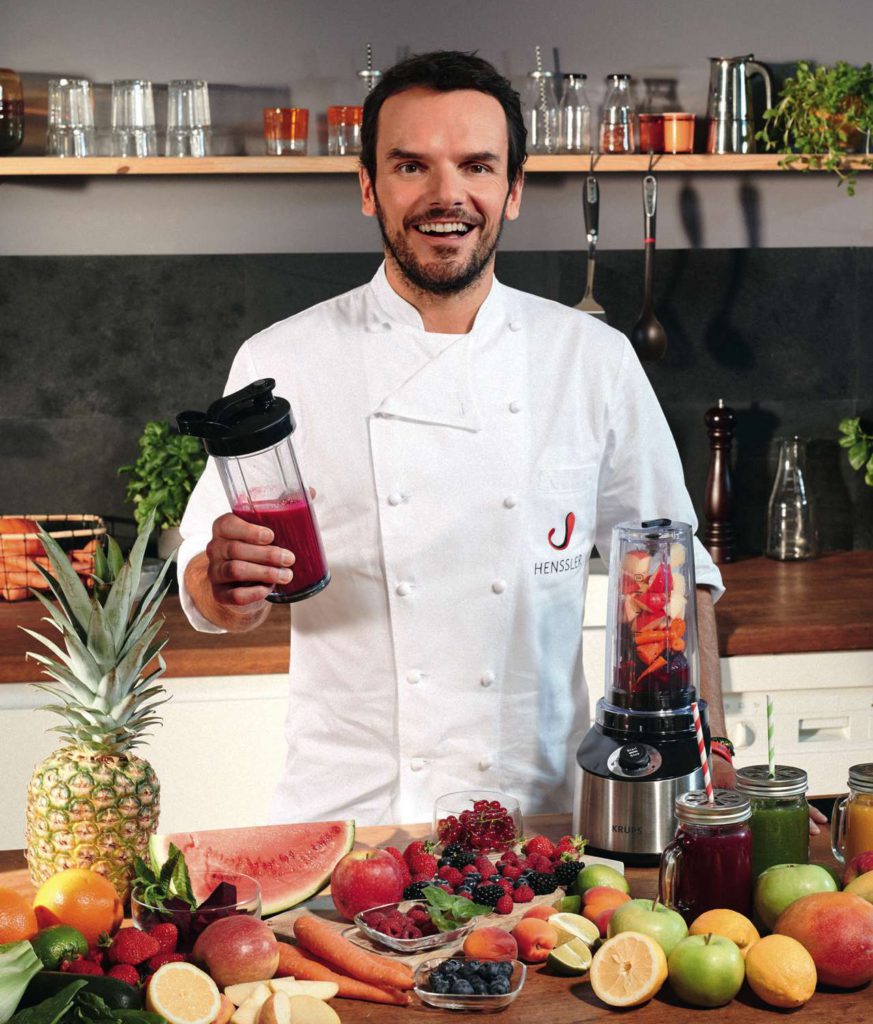 Praktischer Becher mit Trinkaufsatz für Smoothie-Genuss auch unterwegs. Foto: Krups