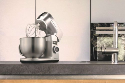 Hochwertiges Design, umfangreiches Zubehör und das gewisse Extra an Funktionen machen die Küchenmaschine zu einem echten Highlight. Foto: © Grundig Intermedia GmbH