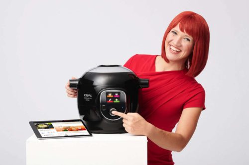 Cook4Me+ Connect: Hunderte von Rezepten über Bluetooth auf den Multikocher übertragen. Foto: Krups