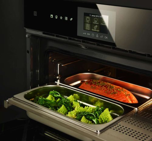 Küppersbusch hat in seinem neuen Kompaktmodell CBD 6550.0 alle Funktionen integriert, die man sich von einem Backofen mit integriertem Dampfgarer wünscht. Foto: Küppersbusch