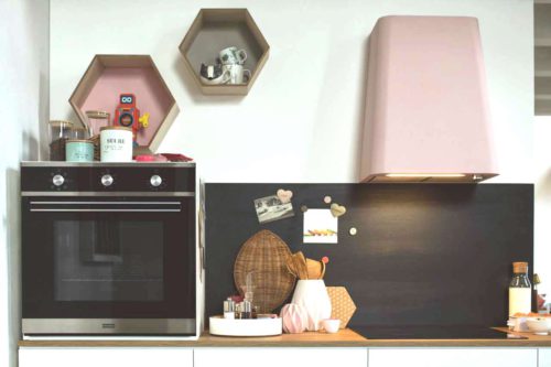 Die neue Dunstabzugshaube Smart Deco ist der außergewöhnliche Neuzugang in der Produktfamilie Smart von Franke. Sie unterstreicht den jungen und frischen Charakter der Kollektion. Foto: Franke 