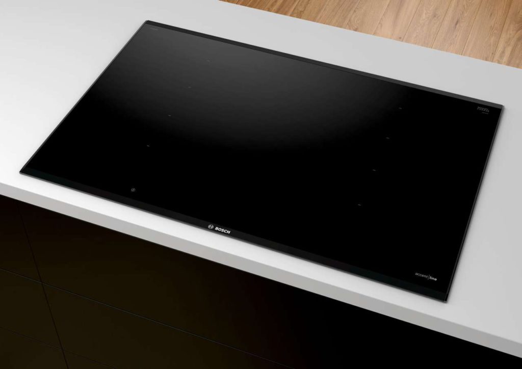 Minimalistisches Design: tiefschwarz, mit ComfortProfil in carbon black. Foto: Bosch