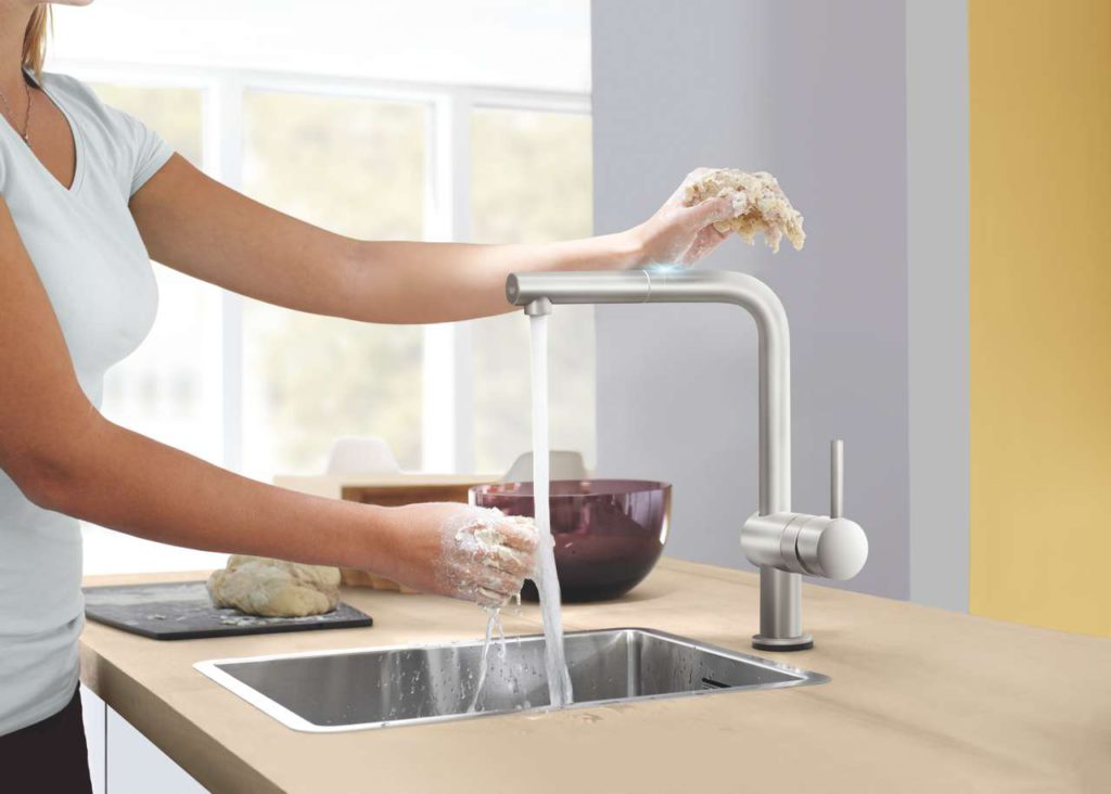 Die GROHE "Minta" mit EasyTouch Technologie: Einfache Aktivierung/Deaktivierung des Wasserflusses durch Berührung. 