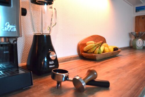 "Mein schönster Küchenmoment - Frühmorgens in unserer Küche einen frischen Kaffee aus unserer italienischen Kaffeemaschine und der Tag beginnt gut gelaunt" freut sich Frau Baron. Foto: Küchen Journal