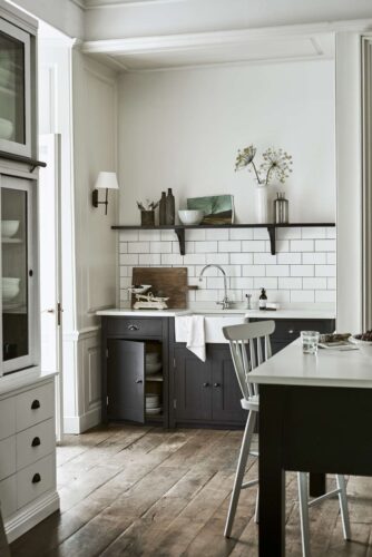 Küchenmodel Suffolk im neuen blau-schwarzen Farbton "INK". Foto: Neptun