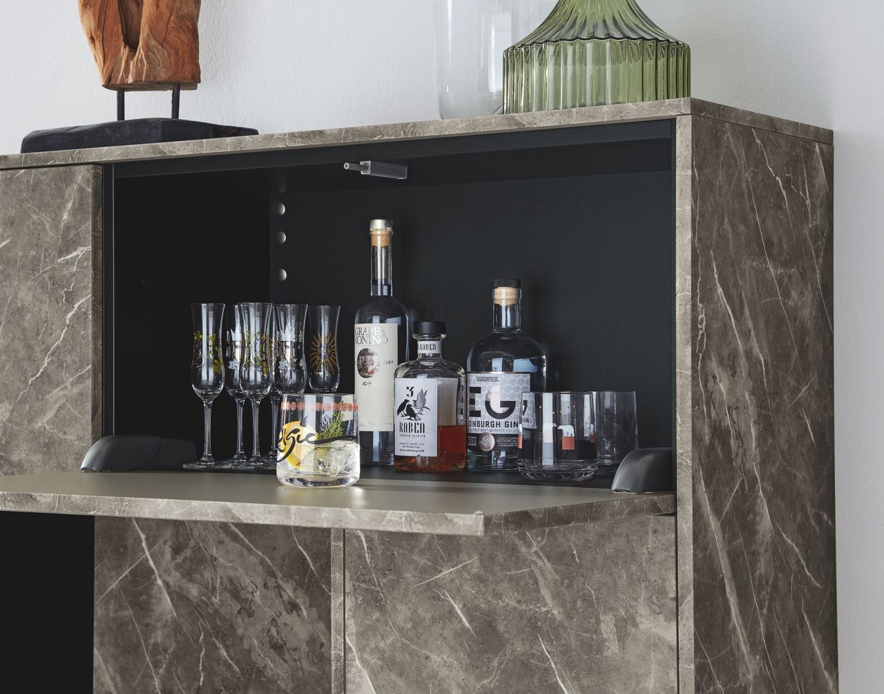 Moderne Kuche Mit Bar 6 Ideen Fur Eine Bartheke Aus Holz Stein Und Beton Kuchenfinder Kuche Mit Bar Dan Kuchen Moderne Kuche