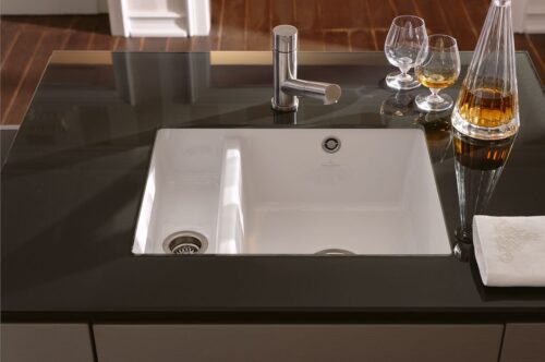 SUB ONE Unterbau-Keramikspüle mit Restebecken in 60 cm. Foto: Villeroy & Boch 