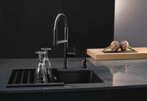 Neue Faltmatte in Schwarz (nigra). Foto: System Ceram 