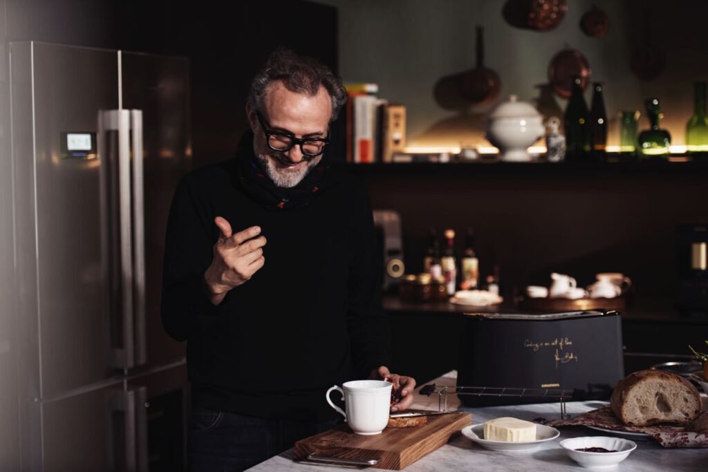 Die Kollektion wurde mit Sternekoch Massimo Bottura entworfen. Foto: ©Grundig Intermedia GmbH