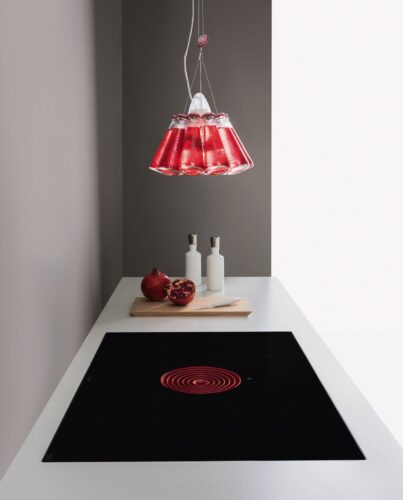 Bereits viele Preise, zum Beispiel den „Good Design Award“, erhielt der Kochfeldabzug „Pure“ von BORA. Er ist ein Kompaktsystem bei dem sich der Filter leicht entnehmen lässt. Ein eleganter Hingucker ist die in sechs Farben erhältliche Einströmdüse.  Foto: BORA