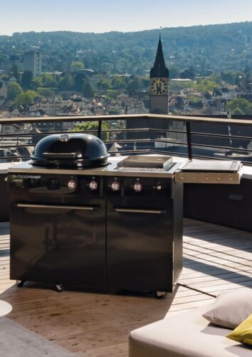 Outdoorchef präsentiert den Gas-Kugelgrill „Lugano 570 G Evo“ jetzt mit der Brenner-Evolution aus Edelstahl und einem durchgehenden Temperaturbereich von 80 bis 360 Grad. Foto: Outdoorchef