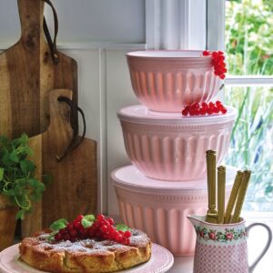 Das Küchenset in Rosa wirkt super romantisch. Aus der Kollektion „Constance“. Foto: GreenGate