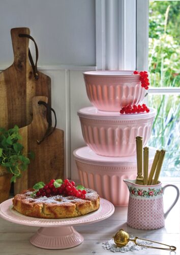 Das Küchenset in Rosa wirkt super romantisch. Aus der Kollektion „Constance“. Foto: GreenGate