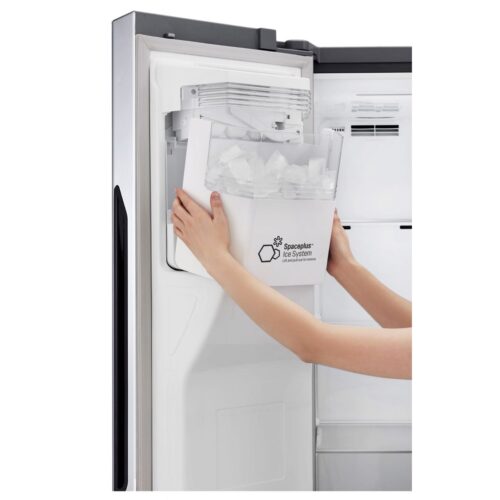 Aus hygienischen Gründen ist es wichtig den Eiswürfelspender regelmäßig zu reinigen. <br> Foto: LG