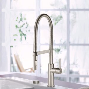 Matt gebürsteter Edelstahl verleiht der Armatur „Steel Expert“ von Villeroy & Boch Charakter. Foto: Villeroy & Boch  
