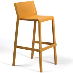 Den Stuhl „Tablon® Trill“ von Naber kann man in sieben verschiedenen Farben kaufen, so auch im Trendton Ocker. Foto: Naber