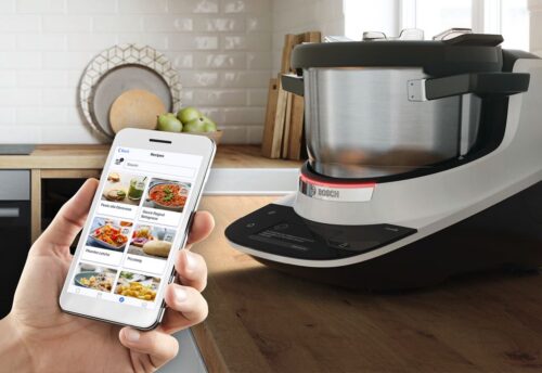 Um neue Inspiration zu erhalten, müssen Benutzer die Home Connect App herunterladen, im Rezeptpool nach leckeren Ideen suchen und diese per WLAN auf den Cookit übertragen. Foto: Bosch