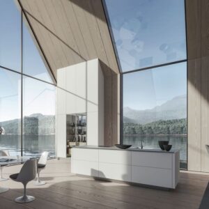 Der lichtdurchflutete Wohnraum ist geprägt von natürlichen Materialien innen wie außen. Die SieMatic SLX in Lotusweiß samtmatt fügt sich harmonisch in das ruhige, nordische und doch aufsehenerregende Architekturkonzept ein. Foto: ©SieMatic