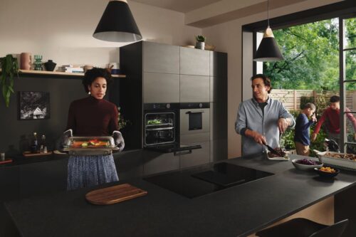 Die Samsung Infinite Line™ vereint minimalistisches, elegantes Design, matte Oberflächen und hohe Flexibilität. Foto: Samsung