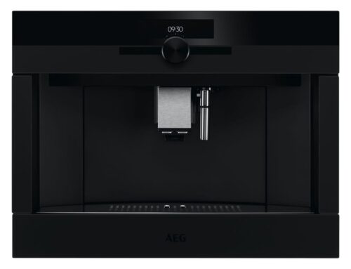 Die „Matt Black Range“ von AEG beinhaltet verschiedene Geräte. Die Linie ist minimalistisch und zeitlos, im edlem Look zeigt sich auch der Kaffeevollautomat, der mit durchdachten Funktionen ausgestattet ist. Foto: AEG