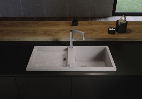 Die Designs sind interessant und zeitgemäß. Auch die passende Armatur ist bei Blanco erhältlich. Edelstahl und Keramik gehören genauso zum Sortiment wie Silgranit. Das ist die Eigenmarke für Quarzkomposit. Diese Spülen sind in zehn verschiedenen Farben zu kaufen. Foto: Blanco