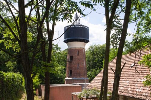 Der 1910 fertiggestellte Wasserturm wurde für die Dampflokomotiven des 1909 im Auftrag von Kaiser Wilhelm II. eröffneten „Kaiserbahnhof Potsdam“ gebaut. Foto: Luca Girardini | Grohe