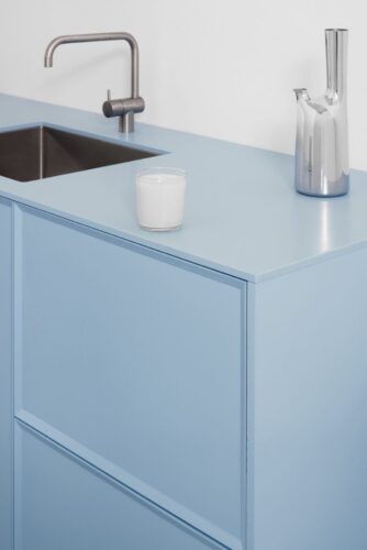Das Babyblau ist wirklich ein Hingucker. Küche „Frame“ von Reform. Foto: Reform