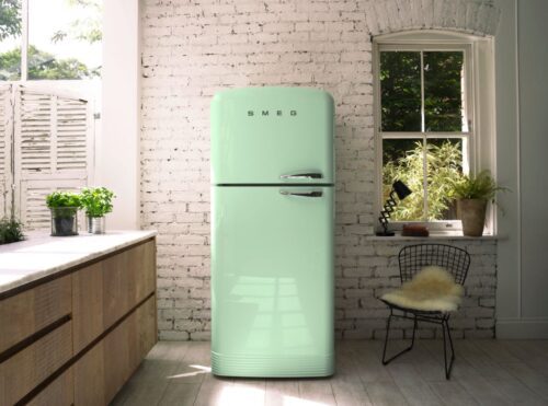 Der Retro-Kühlschrank von Smeg ist ein echter Hingucker in jeder Küche und hat eine gute Energieeffizienz.