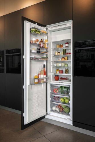 Das Innenleben des Kühlschranks neu gedacht: FlexCooling sorgt mit variabler Türfachordnung für die größtmögliche Gestaltungsfreiheit. Von NEFF.