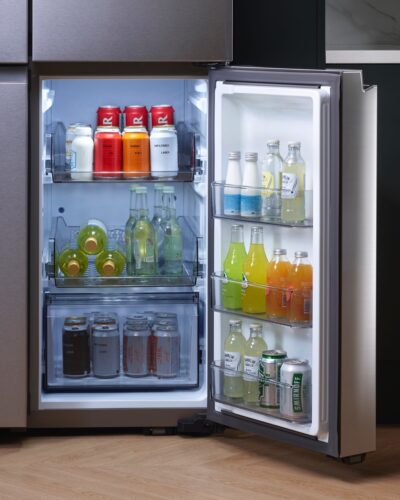 Der untere Bereich der Kühlschranktür ist geeignet für angebrochene Getränke oder frischgepresste Säfte.