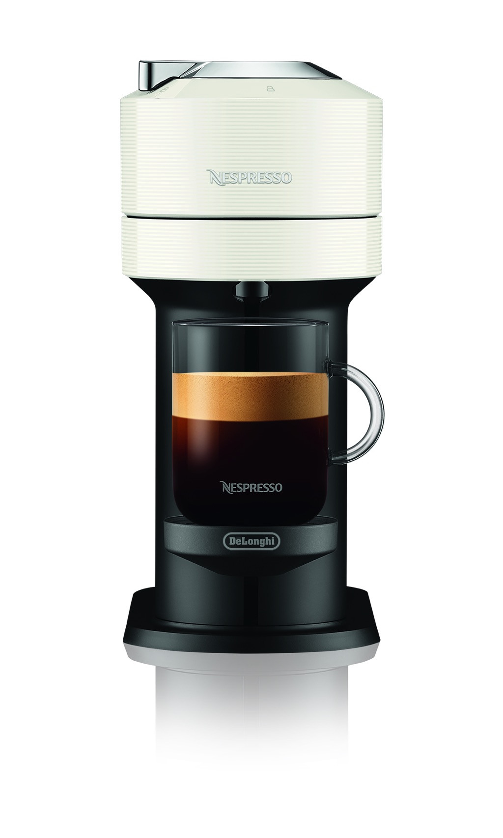 „Vertuo Next“ ist gedacht für das Kapselsystem von Nespresso. Jetzt ist sie auch für größere Kaffeerunden geeignet. Das funktioniert mit der ergiebigen „Vertuo Carafe Kapsel“, die bis zu ca. 500 ml Kaffee ergibt. Die Maschine ist von De’Longhi.