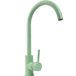 Auch Armaturen gibt es in den typischen Vintage Farben. „Tinkisso Colour Pop Kitchen Tap“ in “Neo-Mint” ist von Dowsing and Reynolds.