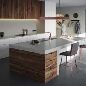 Eine tolle Form hat die längliche Leuchte und wird damit zum Blickfang. Arbeitsplatten von Silestone.