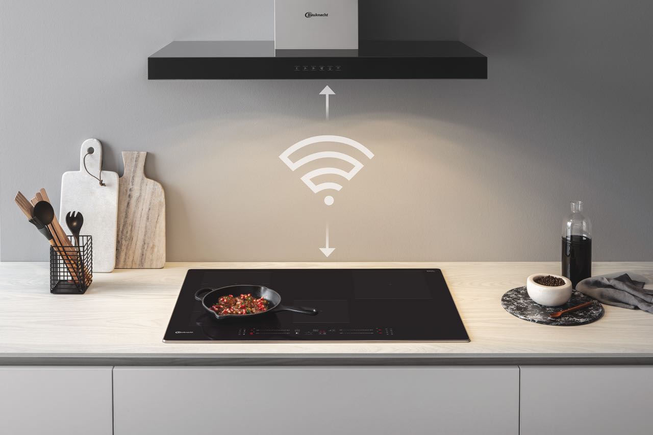 Intuitive Funktionalität und smarte Vielseitigkeit für das Plus an Komfort beim Kochen bietet die Bauknecht Dunstabzugshaube »DBHBS 92C LT X« mit Connectivity.