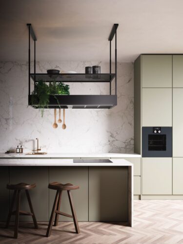 Das Gerät ist sehr praktisch, denn es besteht aus zwei Trägerelementen und einer Ablage aus Rauchglas, auf der Geschirr und andere Küchenhelfer ihren Platz finden. Für das Regal-Design erhielt das Unternehmen einige Auszeichnungen. Die Inselhaube „Spazio“ ist übrigens kompakter geworden und damit eine gute Wahl für kleinere Inseln und Räume geeignet. Sie misst 130 Zentimeter.