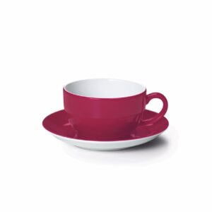 Das farbenfrohe Geschirr von Dibbern ist inzwischen ein Klassiker. In der Farbe Magenta sorgt es für Frische auf der Kaffeetafel. Erhältlich über Kustermann, Tasse plus Untertasse ca. 75 Euro.