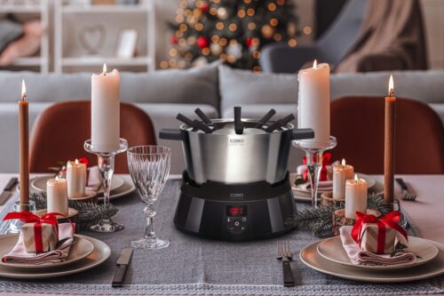 Das praktische Gerät von Caso Design ist ein Induktions-Fondue. So gibt es keine offene Flamme und das Gargut wird schnell und gleichmäßig erwärmt, ca. 160 Euro.