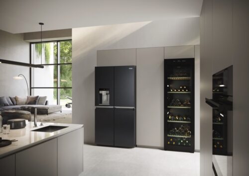 Der eingebaute Weinklima-Kühlschrank passend zum Kühlschrank „Cube 90 Serie 7“ wirkt elegant. Hier kann Wein so professionell aufbewahrt werden, wie in einer Weinkellerei. Aroma und Geschmack bleiben gut erhalten.  