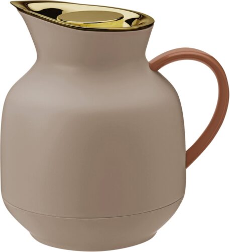 Die Thermoskanne „Amphora“ ist inspiriert von antiken griechischen Tontöpfen. Von Stelton, für einen Liter, ca. 70 Euro.