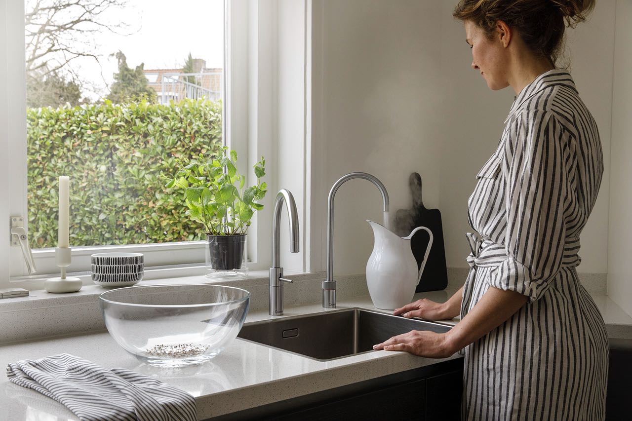 Kochend heißes Wasser für Tee oder Kaffee direkt aus der Küchenarmatur von Quooker.