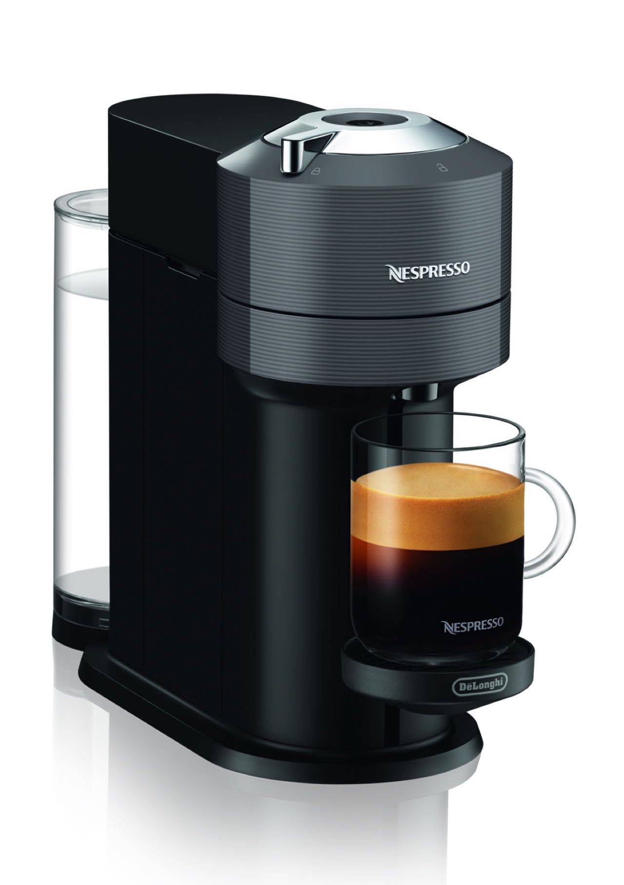 Italienisches Design und technologische Innovation verbinden sich bei der Kapselmaschine „Nespresso Vertuo Next“ von DeLonghi. Die Next-Modelle brauchen mit 14 Zentimetern Breite, 43 Zentimetern Tiefe und 31 Zentimetern Höhe nur wenig Stellfläche. Sie hat einen zeitlos schwarzen Korpus, der mit dem Ton „Dark Grey“ akzentuiert wird.